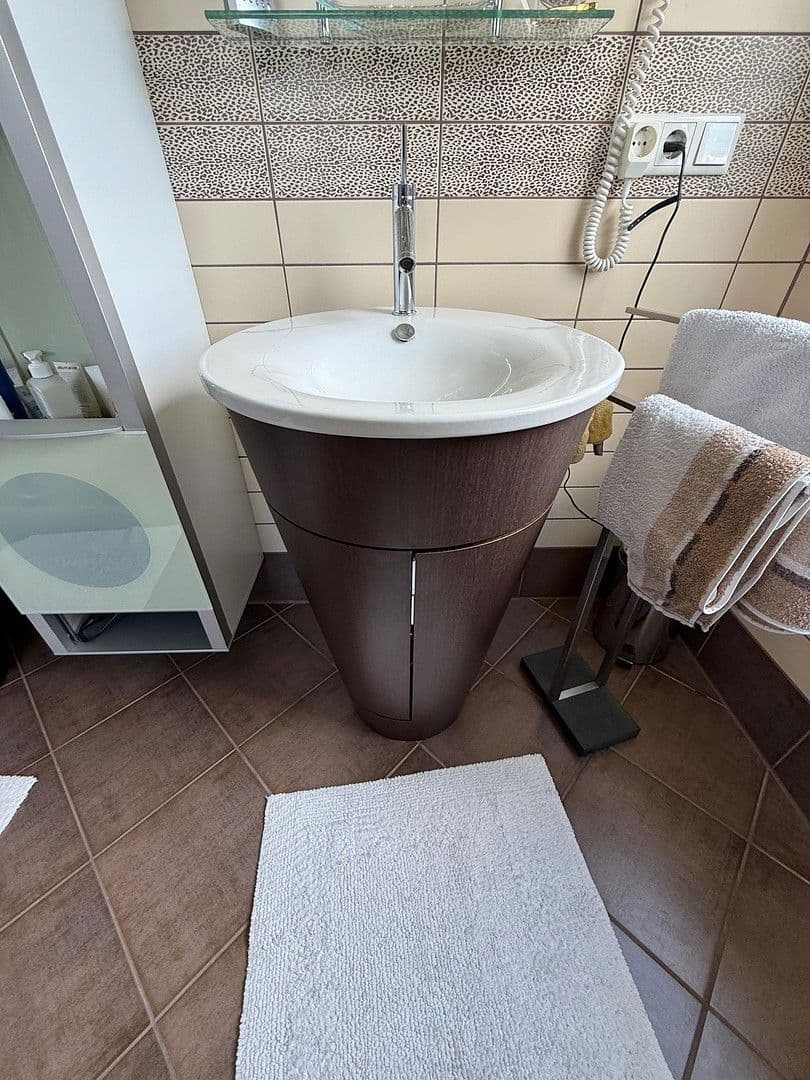 Predaj domu 322 m², pozemek 707 m², Künzell, Hesensko Predaj domu 322 m², pozemek 707 m², Künzell, Hesensko