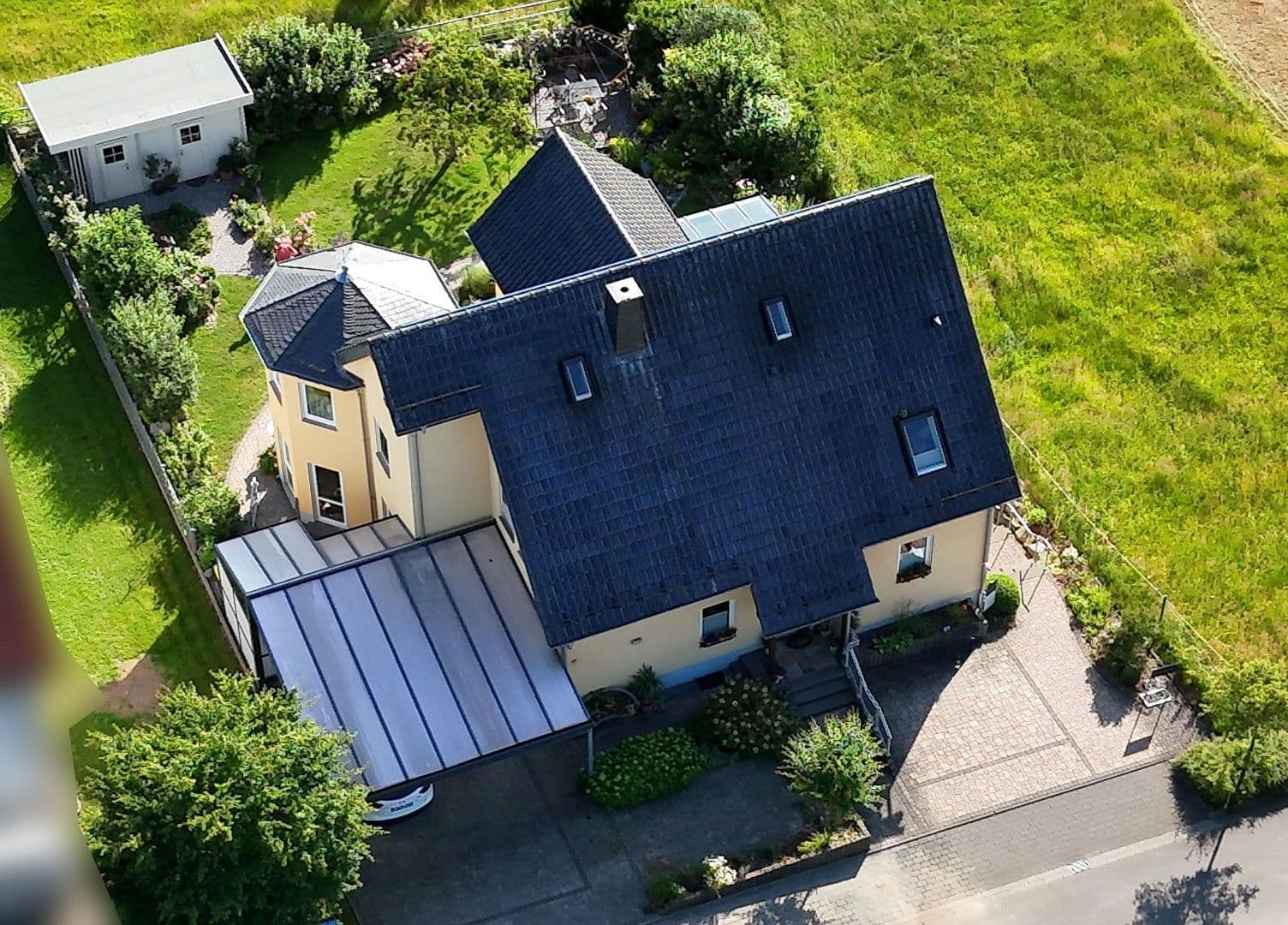 Predaj domu 322 m², pozemek 707 m², Künzell, Hesensko Predaj domu 322 m², pozemek 707 m², Künzell, Hesensko