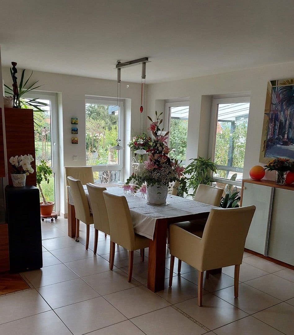 Predaj domu 322 m², pozemek 707 m², Künzell, Hesensko Predaj domu 322 m², pozemek 707 m², Künzell, Hesensko