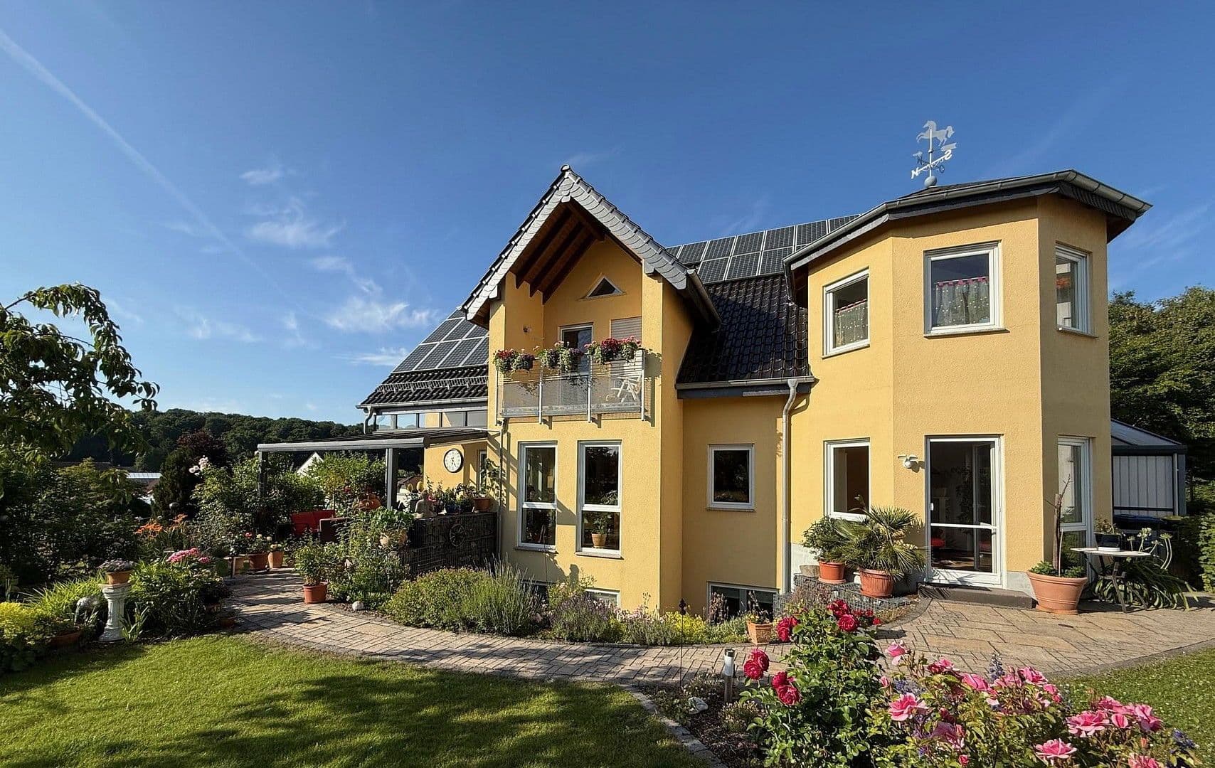 Predaj domu 322 m², pozemek 707 m², Künzell, Hesensko Predaj domu 322 m², pozemek 707 m², Künzell, Hesensko