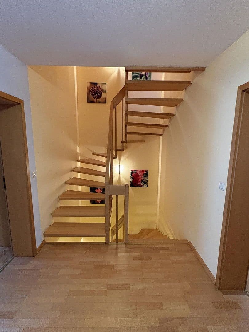 Predaj domu 137 m², pozemek 304 m², Oberasbach, Bavorsko Predaj domu 137 m², pozemek 304 m², Oberasbach, Bavorsko