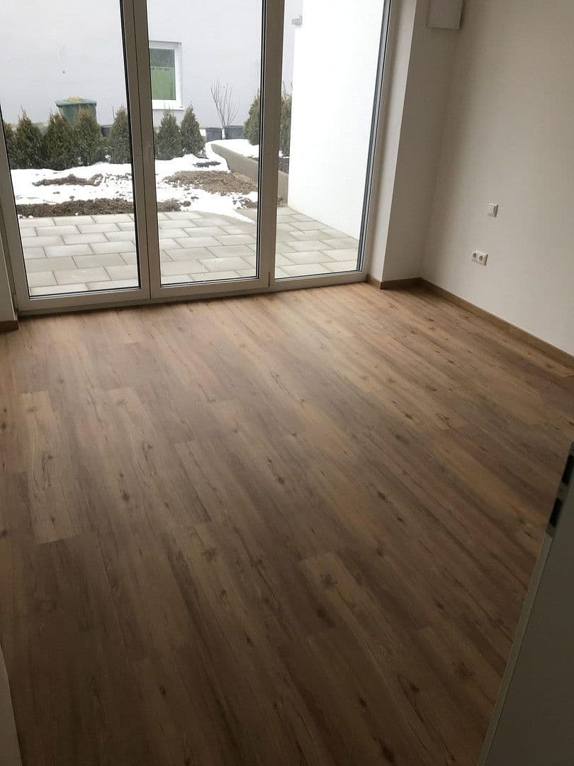 Prenájom domu 160 m², pozemek 450 m², Carlo schellemannstr 26B, Eggenfelden, Bavorsko Prenájom domu 160 m², pozemek 450 m², Carlo schellemannstr 26B, Eggenfelden, Bavorsko