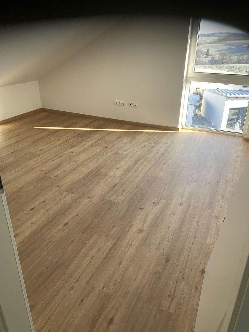 Prenájom domu 160 m², pozemek 450 m², Carlo schellemannstr 26B, Eggenfelden, Bavorsko Prenájom domu 160 m², pozemek 450 m², Carlo schellemannstr 26B, Eggenfelden, Bavorsko