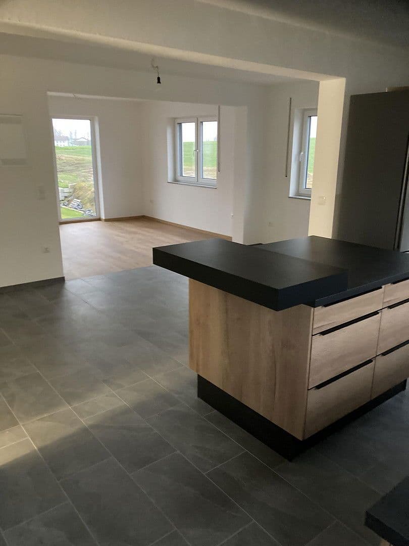 Prenájom domu 160 m², pozemek 450 m², Carlo schellemannstr 26B, Eggenfelden, Bavorsko Prenájom domu 160 m², pozemek 450 m², Carlo schellemannstr 26B, Eggenfelden, Bavorsko