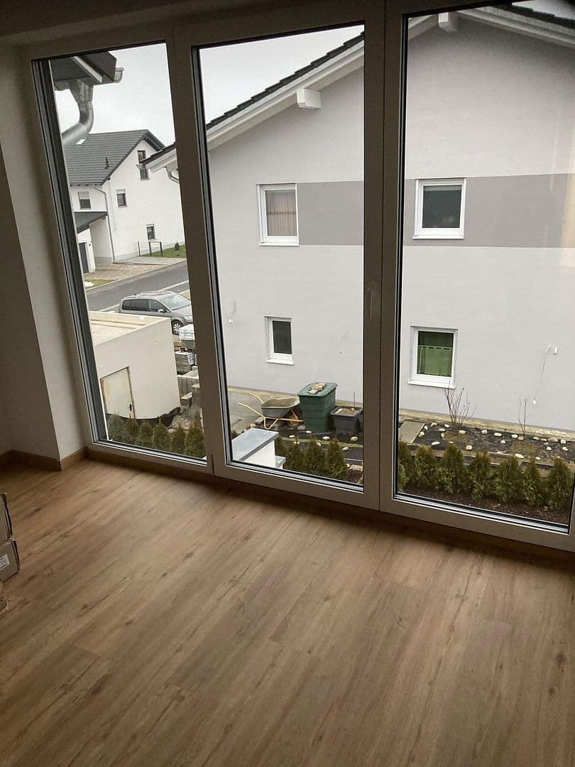 Prenájom domu 160 m², pozemek 450 m², Carlo schellemannstr 26B, Eggenfelden, Bavorsko Prenájom domu 160 m², pozemek 450 m², Carlo schellemannstr 26B, Eggenfelden, Bavorsko