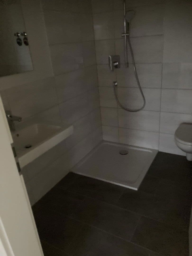 Prenájom domu 160 m², pozemek 450 m², Carlo schellemannstr 26B, Eggenfelden, Bavorsko Prenájom domu 160 m², pozemek 450 m², Carlo schellemannstr 26B, Eggenfelden, Bavorsko