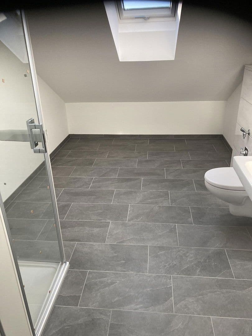 Prenájom domu 160 m², pozemek 450 m², Carlo schellemannstr 26B, Eggenfelden, Bavorsko Prenájom domu 160 m², pozemek 450 m², Carlo schellemannstr 26B, Eggenfelden, Bavorsko