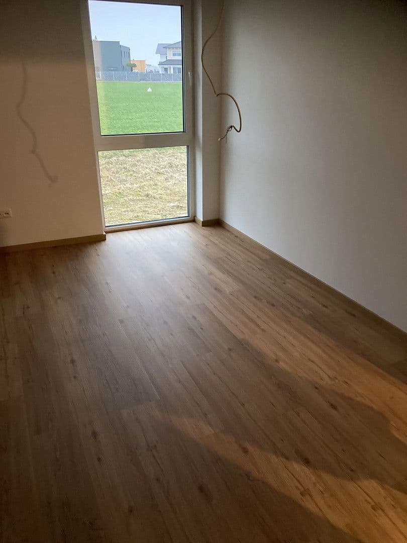 Prenájom domu 160 m², pozemek 450 m², Carlo schellemannstr 26B, Eggenfelden, Bavorsko Prenájom domu 160 m², pozemek 450 m², Carlo schellemannstr 26B, Eggenfelden, Bavorsko