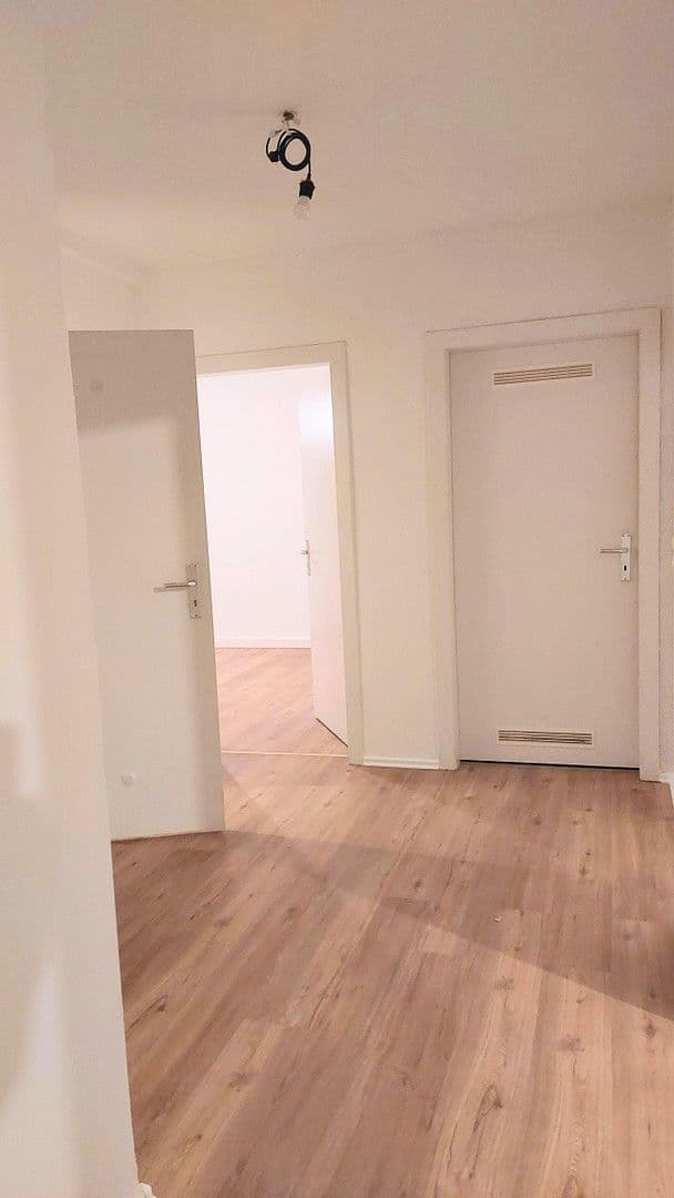 Prenájom bytu 3-izbový 68 m², Köln, Severné Porýnie - Westfálsko Prenájom bytu 3-izbový 68 m², Köln, Severné Porýnie - Westfálsko