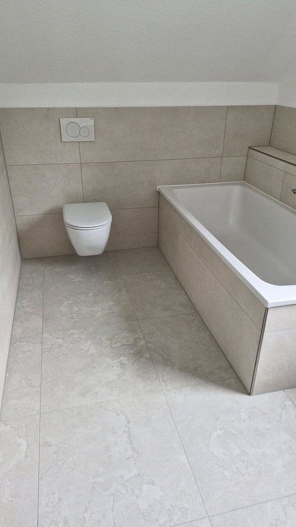 Prenájom bytu 5-izbový 125 m², Lütjenburger Str. 4a, Plön, Šlezvicko-Holštajnsko Prenájom bytu 5-izbový 125 m², Lütjenburger Str. 4a, Plön, Šlezvicko-Holštajnsko