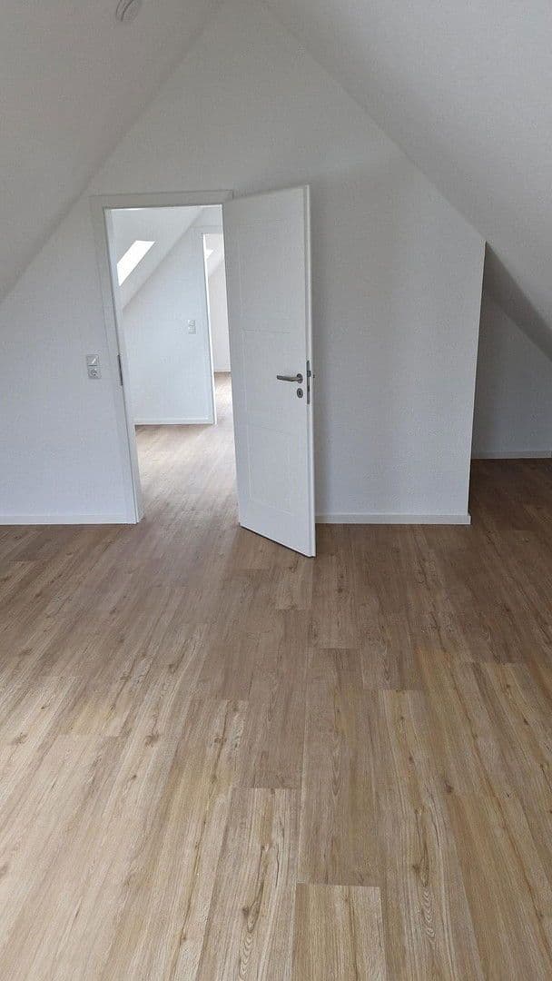 Prenájom bytu 5-izbový 125 m², Lütjenburger Str. 4a, Plön, Šlezvicko-Holštajnsko Prenájom bytu 5-izbový 125 m², Lütjenburger Str. 4a, Plön, Šlezvicko-Holštajnsko