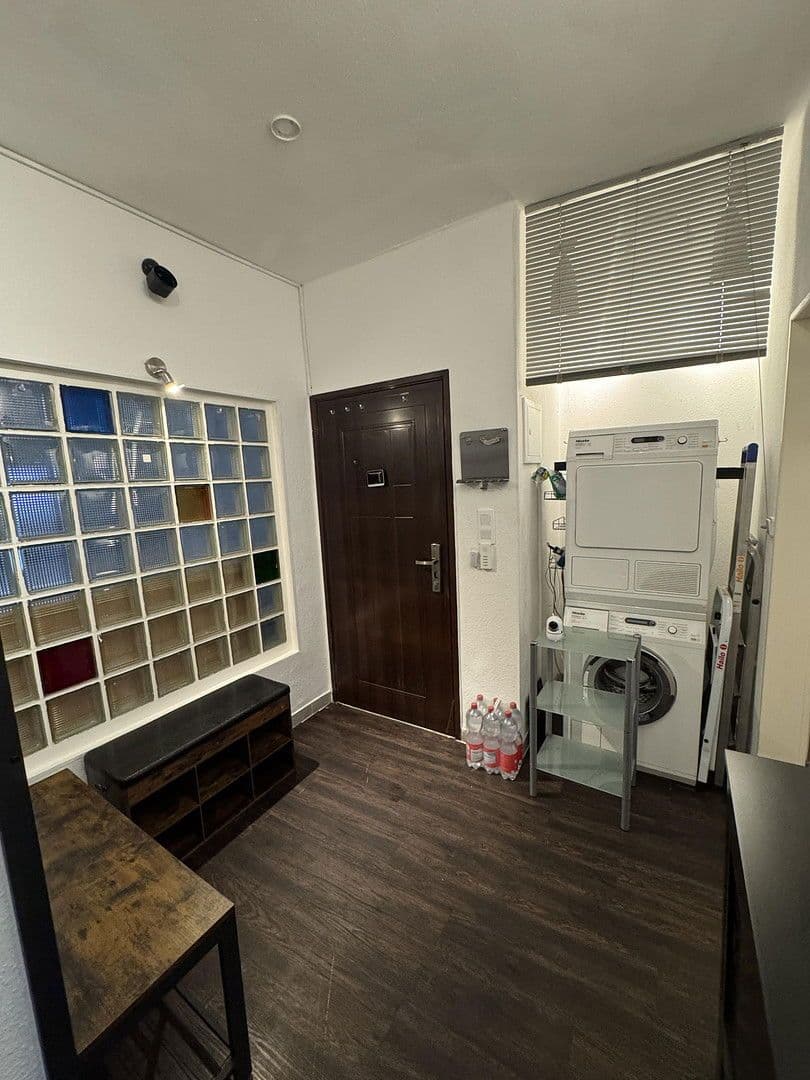 Prenájom bytu 3-izbový 90 m², Frankfurt am Main, Hesensko Prenájom bytu 3-izbový 90 m², Frankfurt am Main, Hesensko