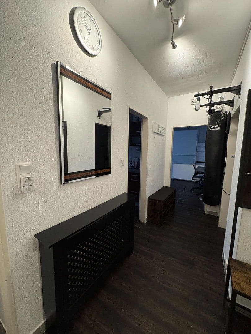 Prenájom bytu 3-izbový 90 m², Frankfurt am Main, Hesensko Prenájom bytu 3-izbový 90 m², Frankfurt am Main, Hesensko