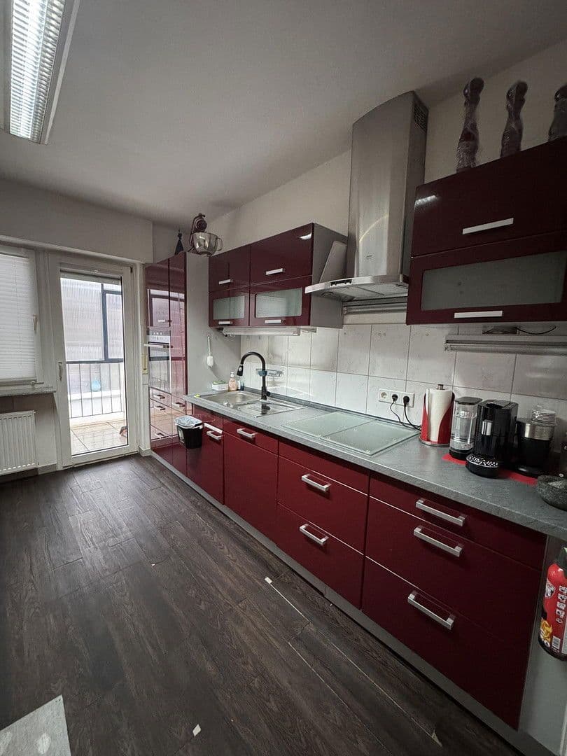 Prenájom bytu 3-izbový 90 m², Frankfurt am Main, Hesensko Prenájom bytu 3-izbový 90 m², Frankfurt am Main, Hesensko