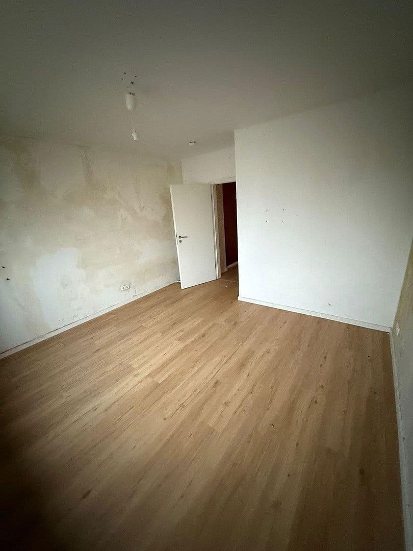 Prenájom bytu 4-izbový 88 m², Sauerweinstr. 8-12, Darmstadt, Hesensko Prenájom bytu 4-izbový 88 m², Sauerweinstr. 8-12, Darmstadt, Hesensko