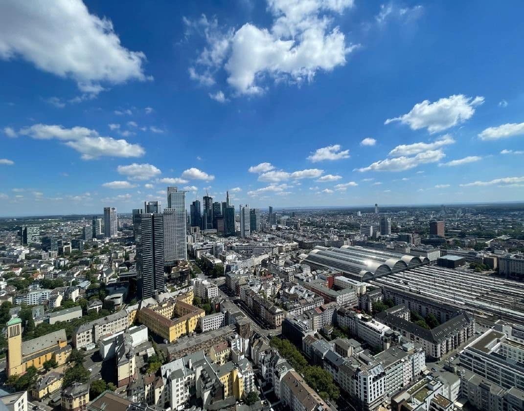 Prenájom bytu 4-izbový 184 m², Europa-Allee 2, Frankfurt am Main, Hesensko Prenájom bytu 4-izbový 184 m², Europa-Allee 2, Frankfurt am Main, Hesensko