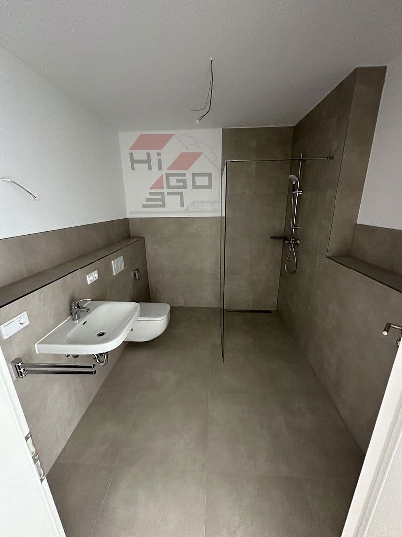 Predaj domu 127 m², pozemek 753 m², Rosdorf, Dolné Sasko Predaj domu 127 m², pozemek 753 m², Rosdorf, Dolné Sasko