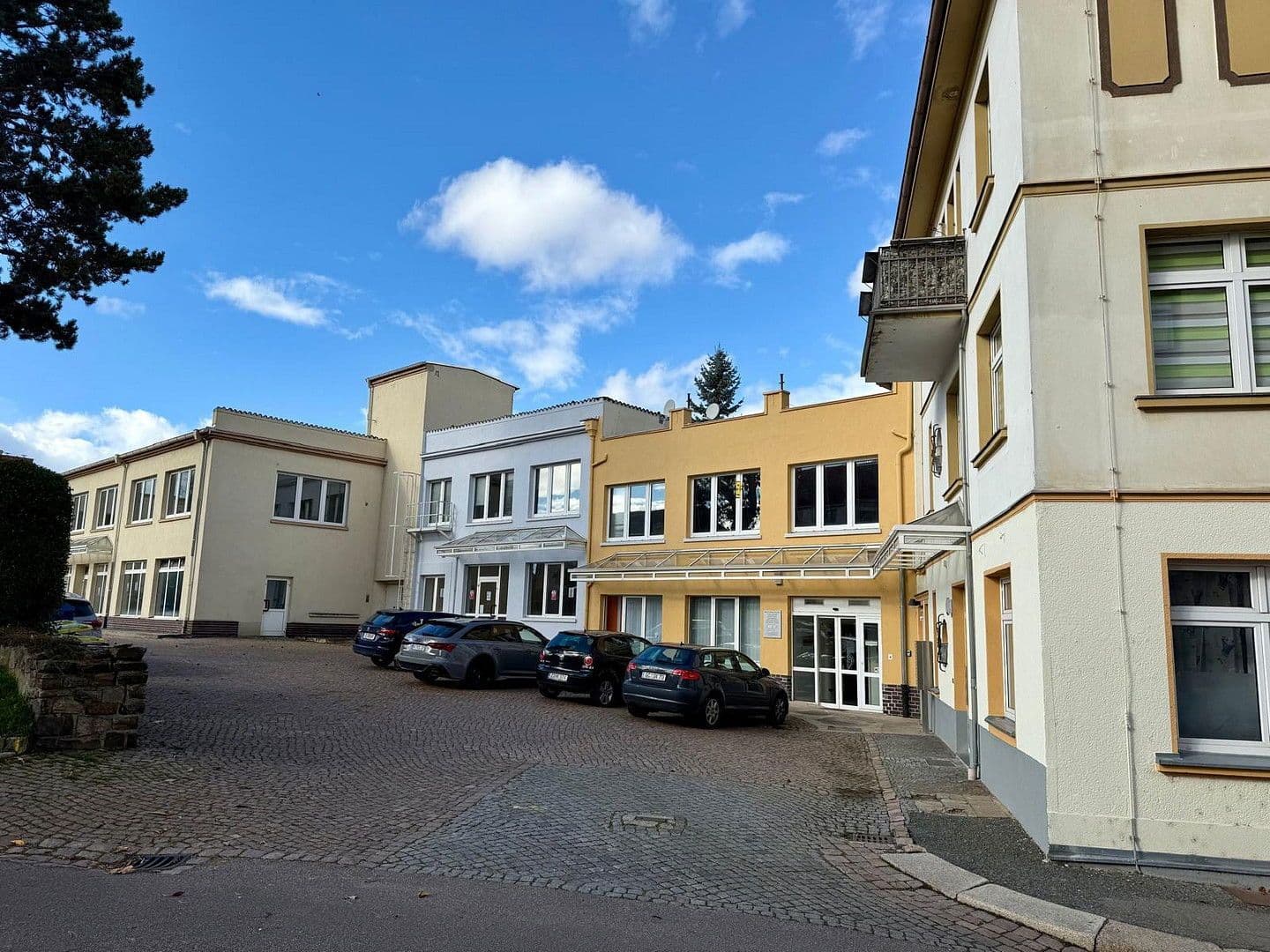 Prenájom bytu 5-izbový 107 m², Chemnitzer Str. 72, Meerane, Sasko Prenájom bytu 5-izbový 107 m², Chemnitzer Str. 72, Meerane, Sasko