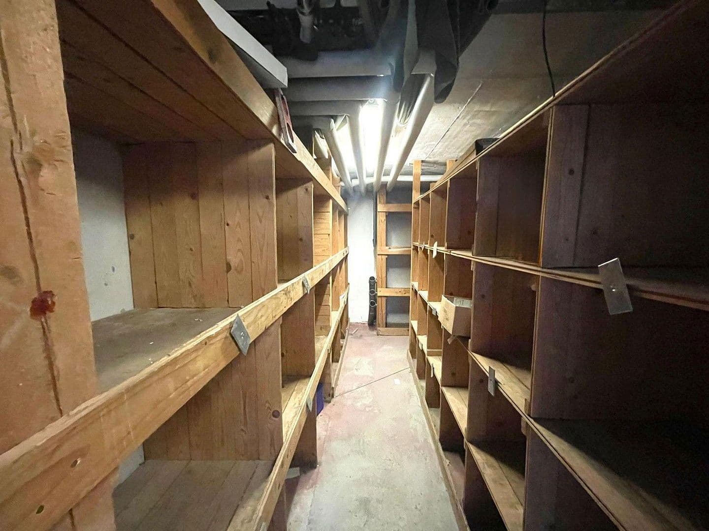 Prenájom nebytového priestoru 105 m², Brettergartenstraße 57, Nürnberg, Bavorsko Prenájom nebytového priestoru 105 m², Brettergartenstraße 57, Nürnberg, Bavorsko