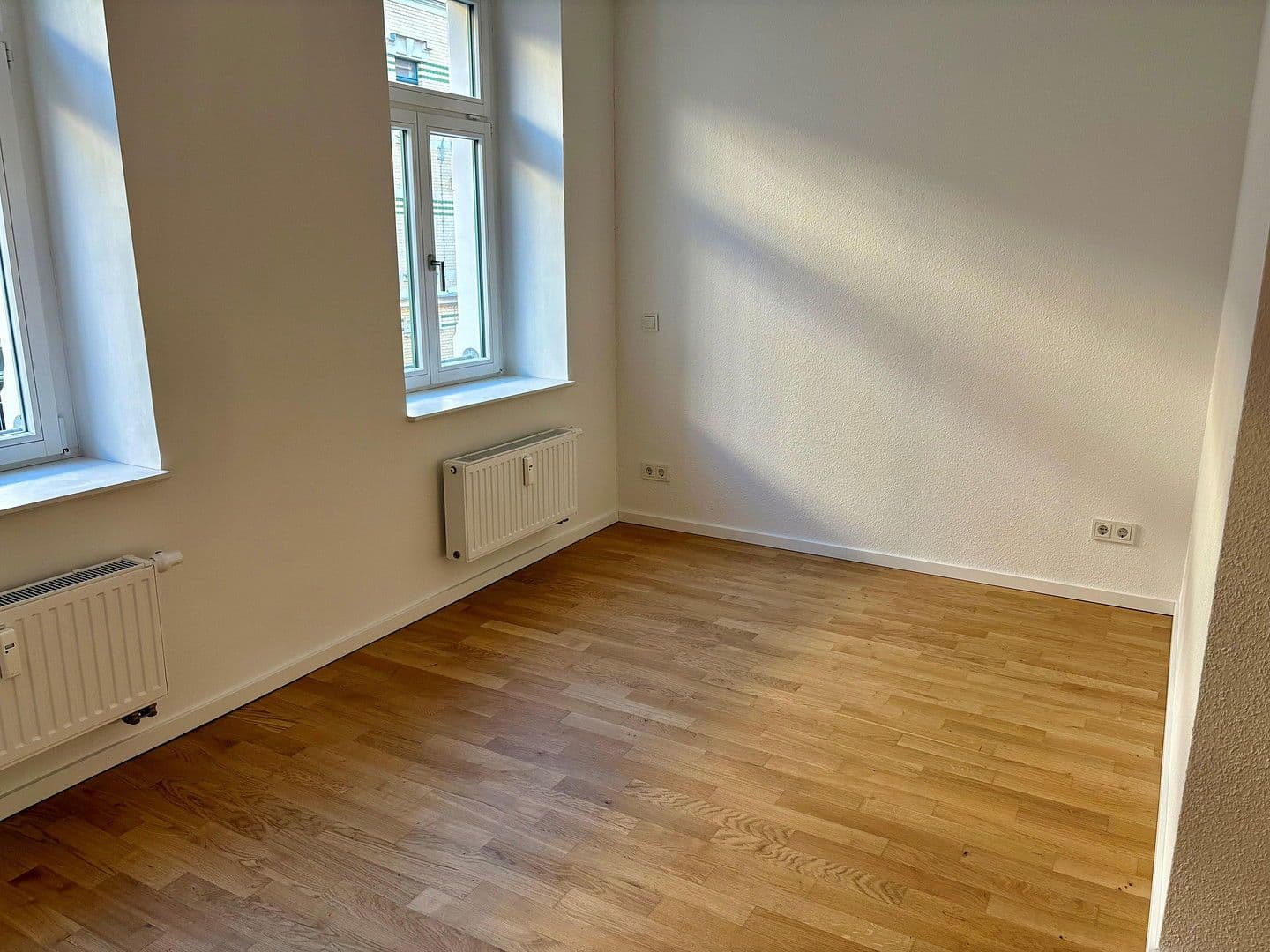 Prenájom bytu 3-izbový 74 m², Rinckartstraße 5, Leipzig, Sasko Prenájom bytu 3-izbový 74 m², Rinckartstraße 5, Leipzig, Sasko