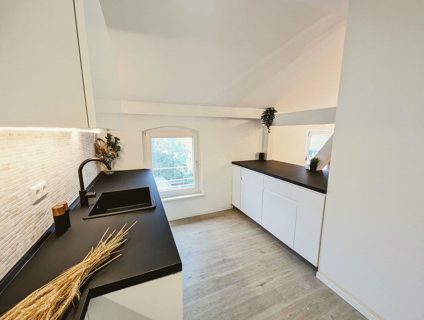 Predaj bytu 2-izbový 67 m², Berlin, Berlín Predaj bytu 2-izbový 67 m², Berlin, Berlín