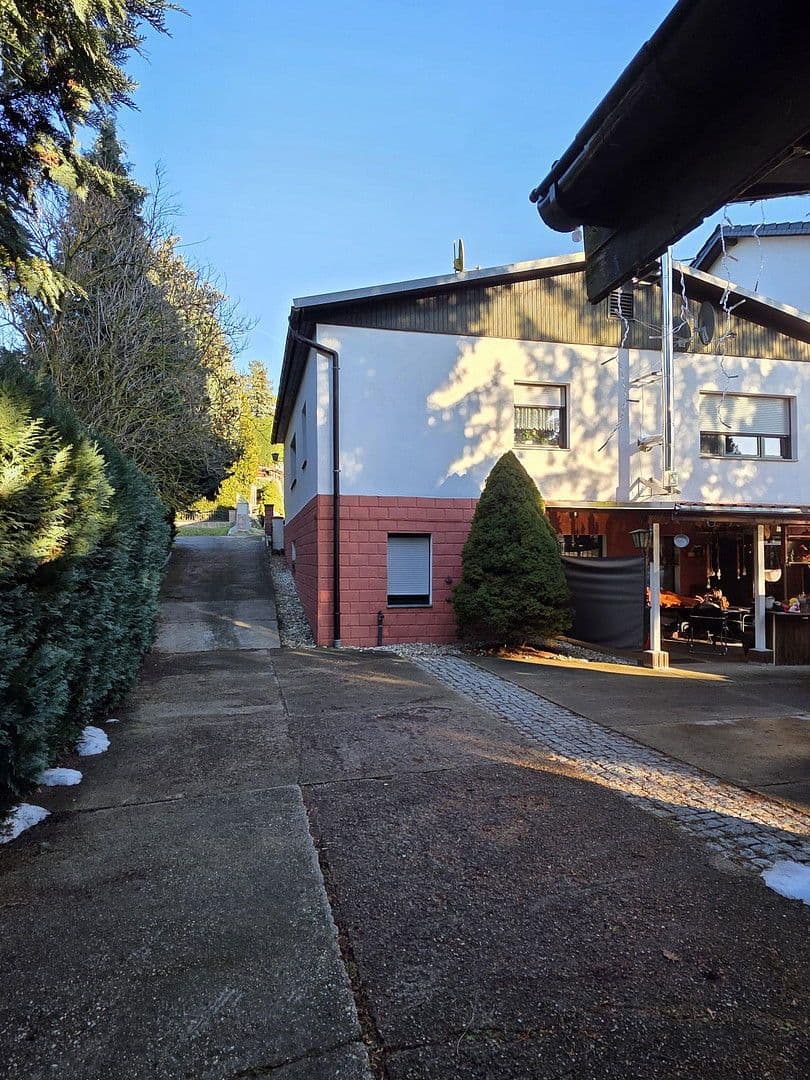 Predaj domu 144 m², pozemek 2.200 m², Petersberg, Sasko-Anhaltsko Predaj domu 144 m², pozemek 2.200 m², Petersberg, Sasko-Anhaltsko