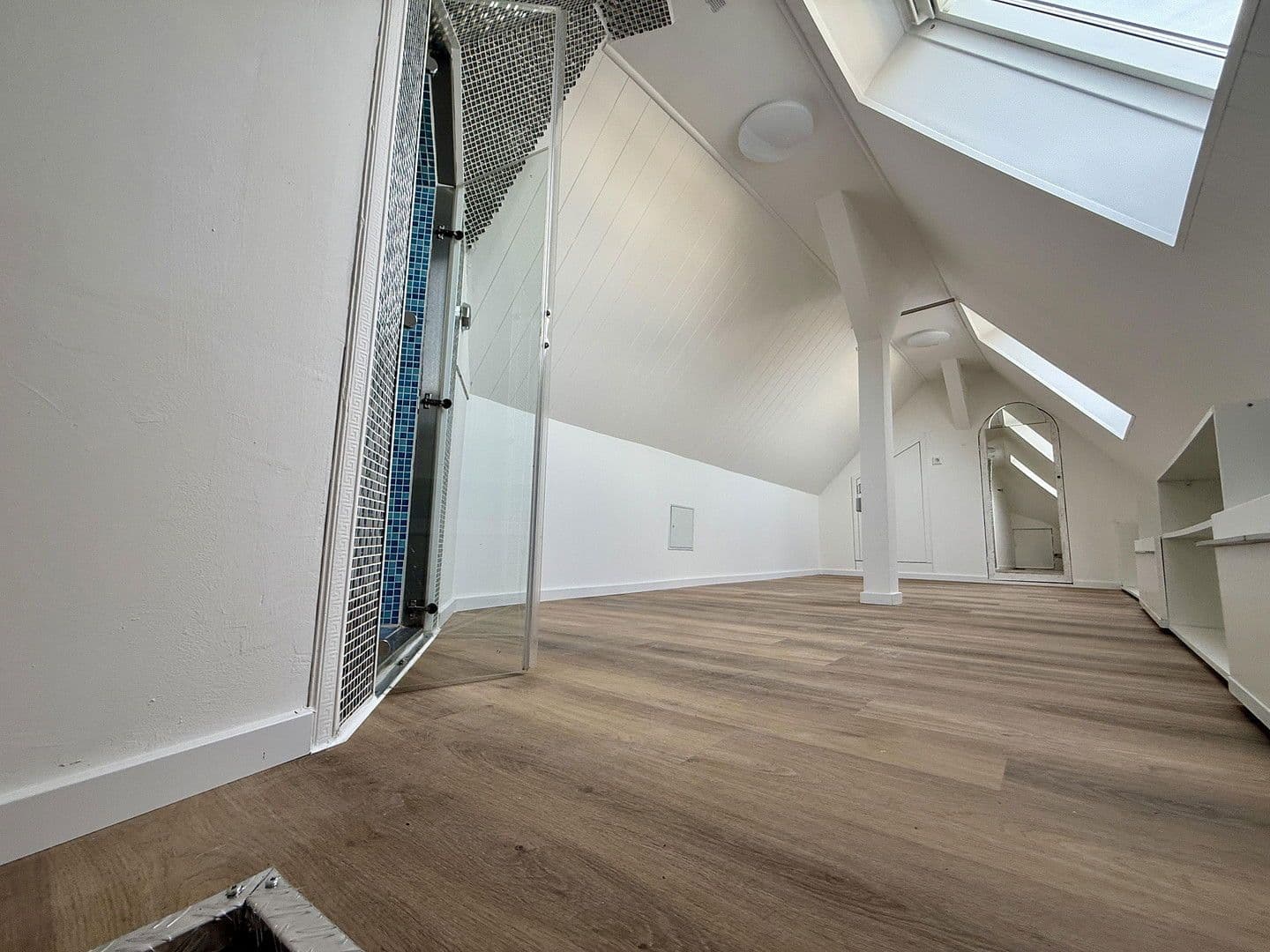 Prenájom bytu 4-izbový 80 m², Altstadtstraße 25, Leverkusen, Severné Porýnie - Westfálsko Prenájom bytu 4-izbový 80 m², Altstadtstraße 25, Leverkusen, Severné Porýnie - Westfálsko