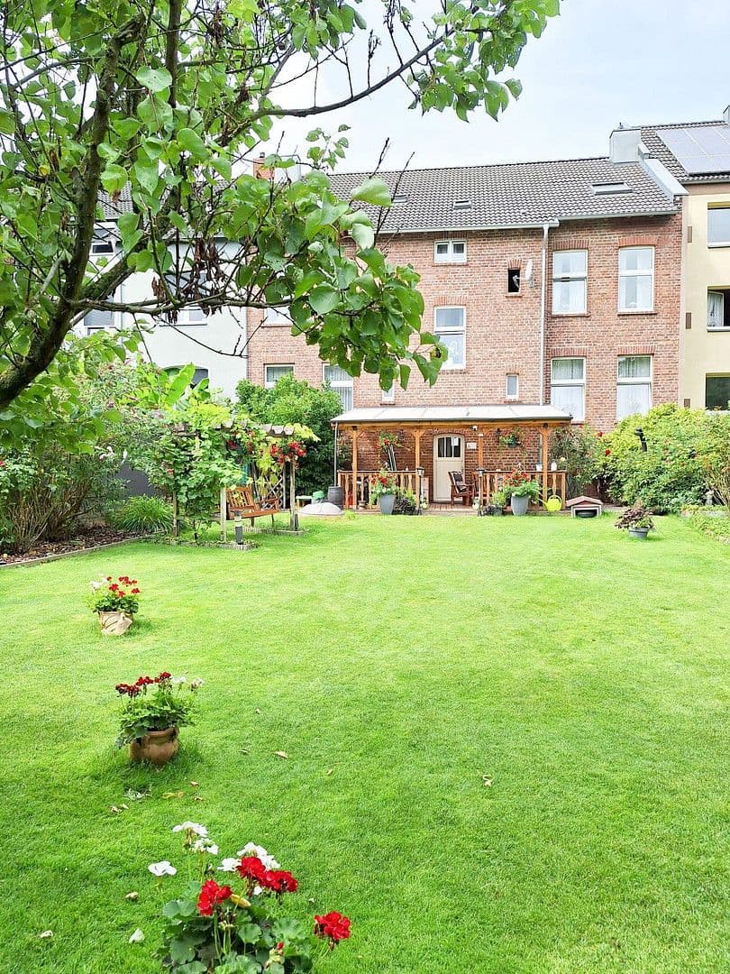 Predaj domu 204 m², pozemek 495 m², Krefeld, Severné Porýnie - Westfálsko Predaj domu 204 m², pozemek 495 m², Krefeld, Severné Porýnie - Westfálsko