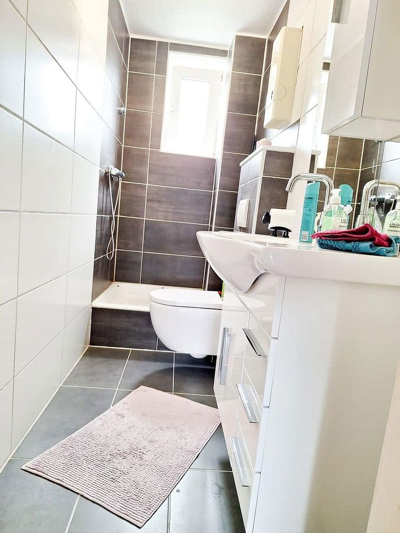 Predaj domu 204 m², pozemek 495 m², Krefeld, Severné Porýnie - Westfálsko Predaj domu 204 m², pozemek 495 m², Krefeld, Severné Porýnie - Westfálsko