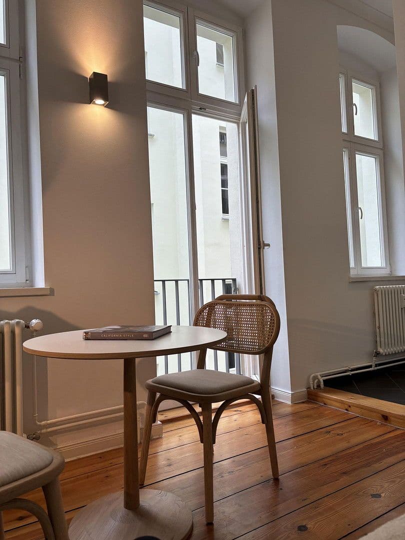 Prenájom bytu 1-izbový 30 m², Berlin, Berlín Prenájom bytu 1-izbový 30 m², Berlin, Berlín