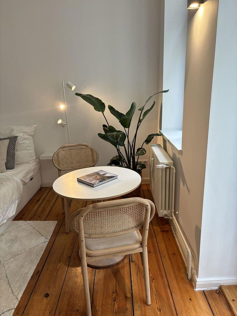 Prenájom bytu 1-izbový 30 m², Berlin, Berlín Prenájom bytu 1-izbový 30 m², Berlin, Berlín