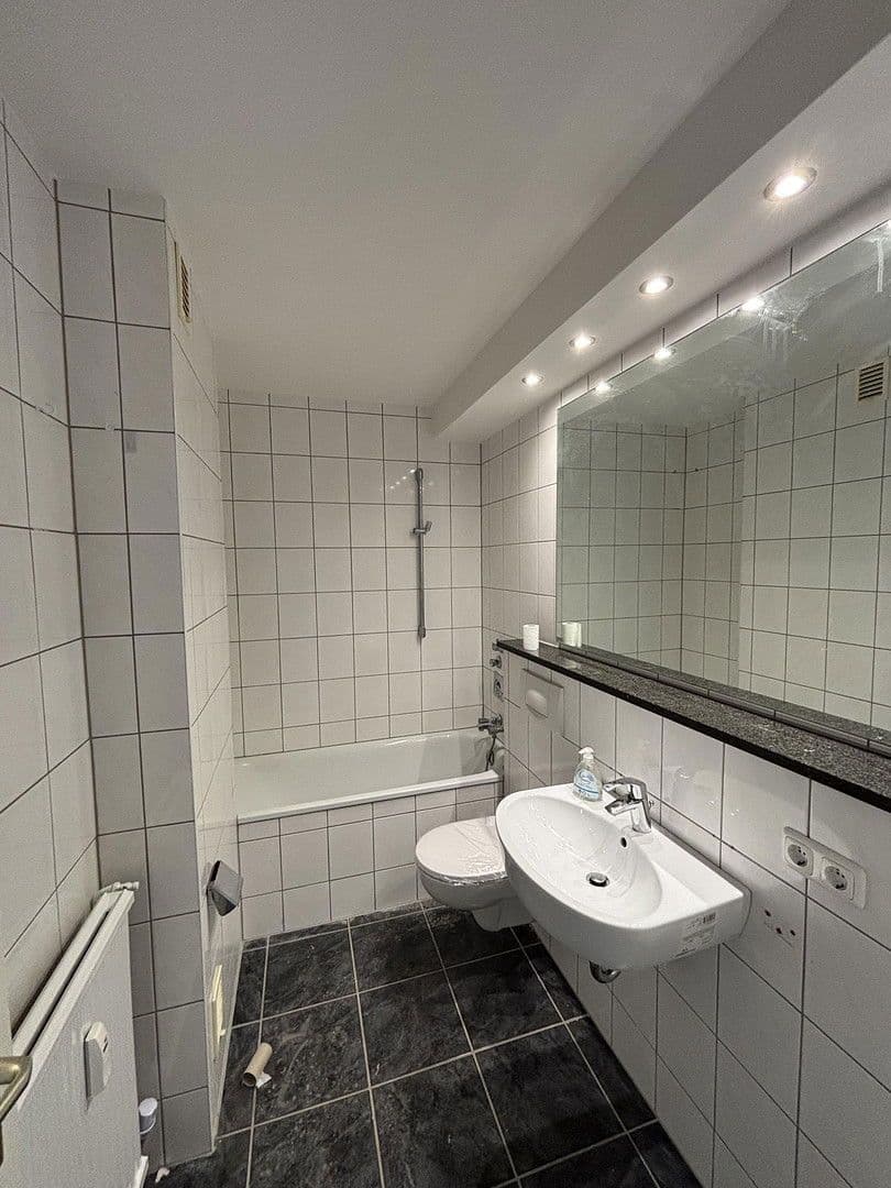 Prenájom bytu 2-izbový 54 m², Hohenzollernstraße 262, Mönchengladbach, Severné Porýnie - Westfálsko Prenájom bytu 2-izbový 54 m², Hohenzollernstraße 262, Mönchengladbach, Severné Porýnie - Westfálsko