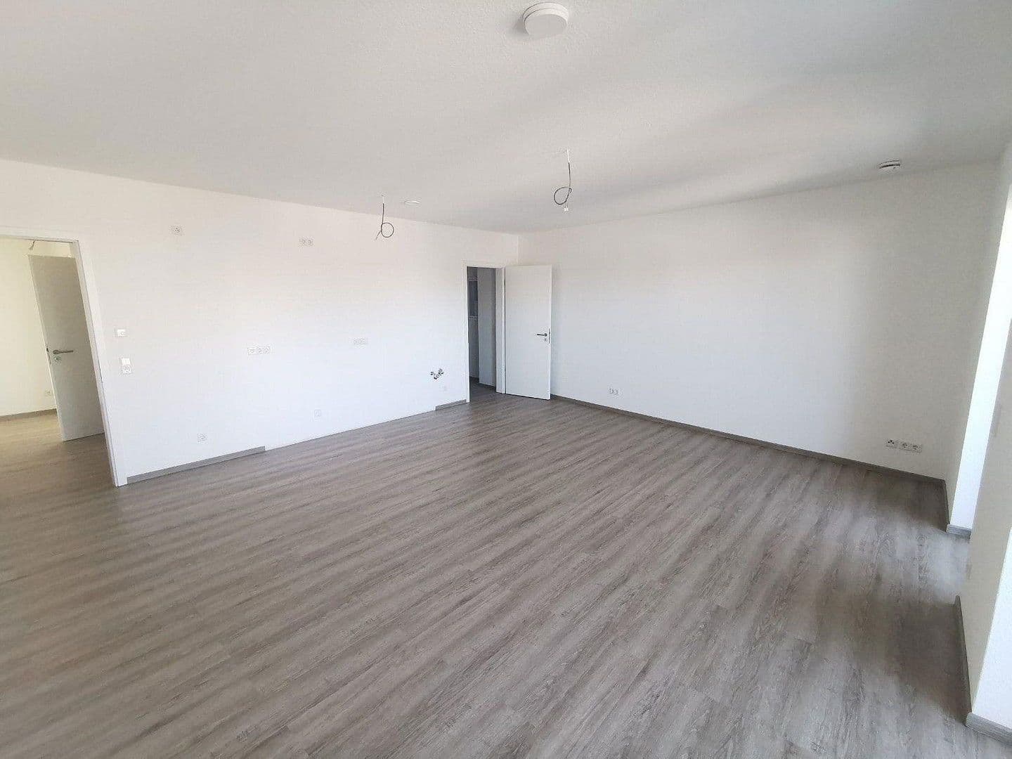 Prenájom bytu 3-izbový 84 m², Bremerhaven, Brémy Prenájom bytu 3-izbový 84 m², Bremerhaven, Brémy