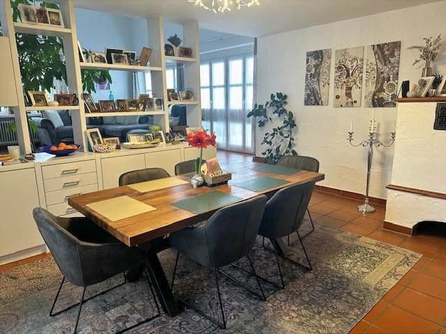 Predaj domu 274 m², pozemek 679 m², Nandlstadt, Bavorsko Predaj domu 274 m², pozemek 679 m², Nandlstadt, Bavorsko