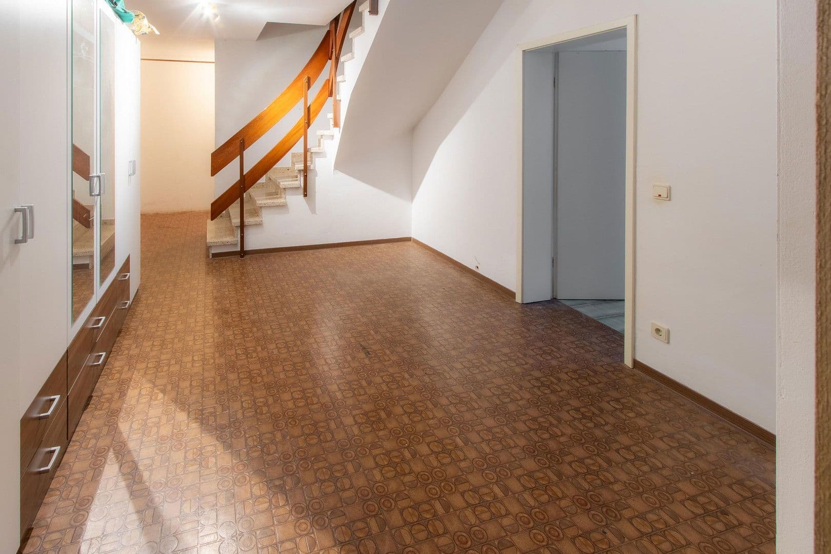 Predaj domu 138 m², pozemek 762 m², Nauort, Porýnie-Falcko Predaj domu 138 m², pozemek 762 m², Nauort, Porýnie-Falcko