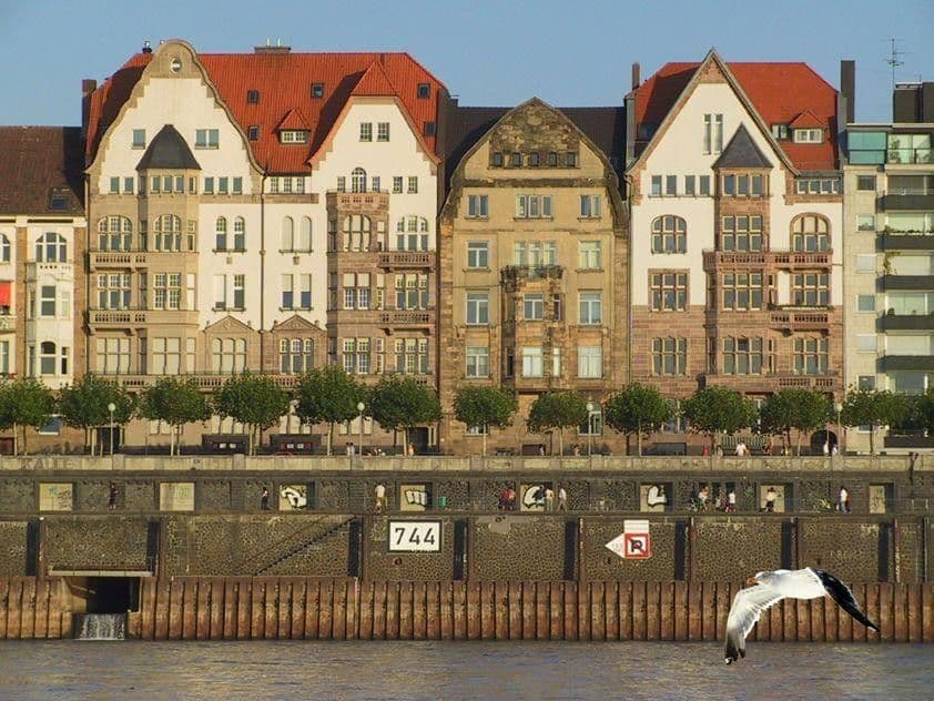 Prenájom bytu 2-izbový 49 m², Rathausufer 18, Düsseldorf, Severné Porýnie - Westfálsko Prenájom bytu 2-izbový 49 m², Rathausufer 18, Düsseldorf, Severné Porýnie - Westfálsko