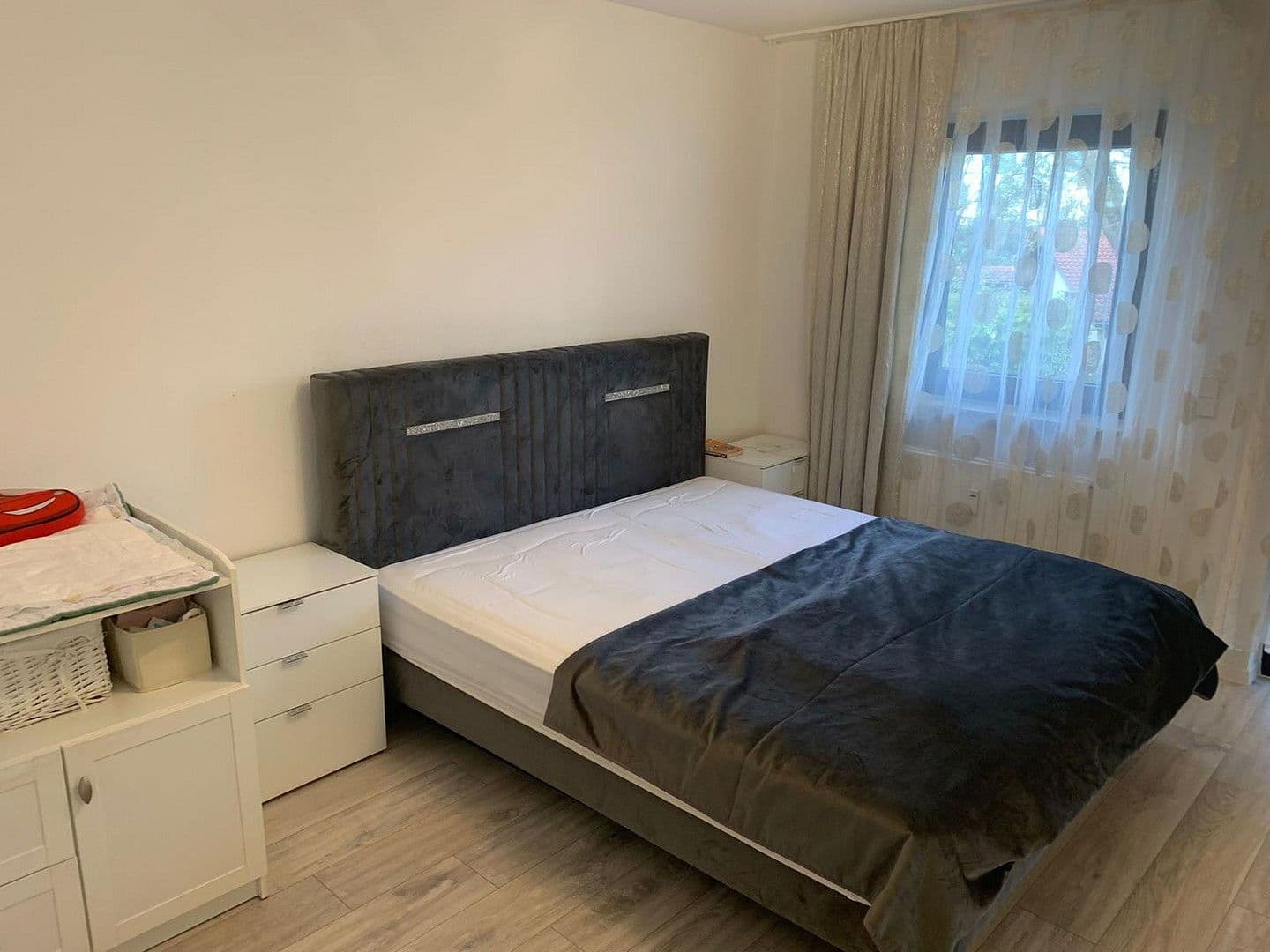 Prenájom bytu 3-izbový 98 m², Leonberg, Bádensko-Wurttembersko Prenájom bytu 3-izbový 98 m², Leonberg, Bádensko-Wurttembersko