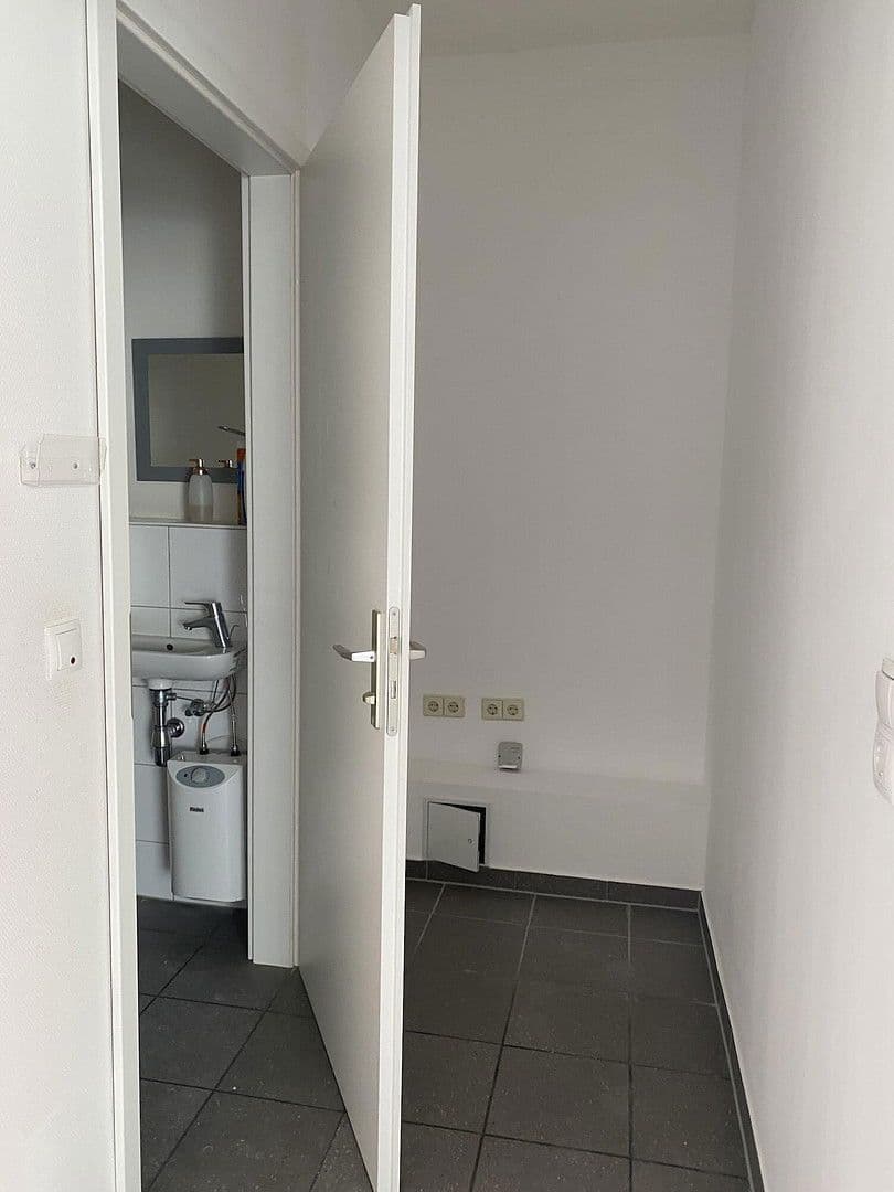 Prenájom kancelárie 135 m², August-Bebel-Str. 8, Frankenthal, Porýnie-Falcko Prenájom kancelárie 135 m², August-Bebel-Str. 8, Frankenthal, Porýnie-Falcko