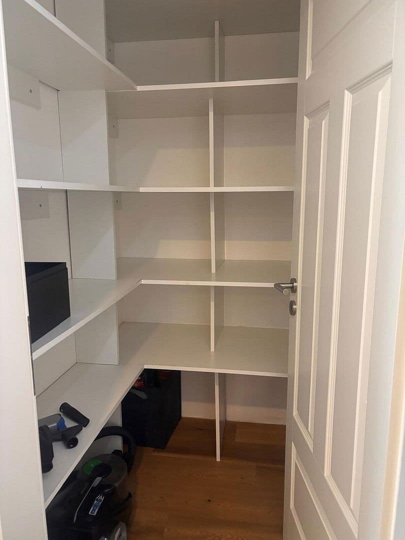 Prenájom bytu 3-izbový 75 m², München, Bavorsko Prenájom bytu 3-izbový 75 m², München, Bavorsko