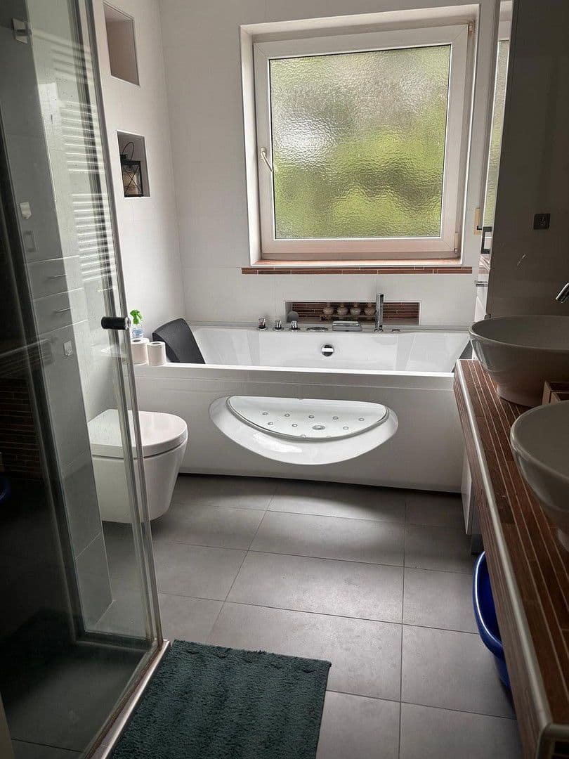 Prenájom bytu 3-izbový 75 m², München, Bavorsko Prenájom bytu 3-izbový 75 m², München, Bavorsko