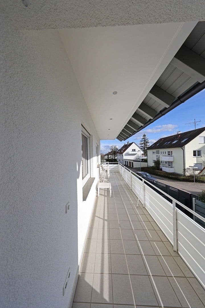 Prenájom bytu 4-izbový 110 m², Leinfelden-Echterdingen, Bádensko-Wurttembersko Prenájom bytu 4-izbový 110 m², Leinfelden-Echterdingen, Bádensko-Wurttembersko