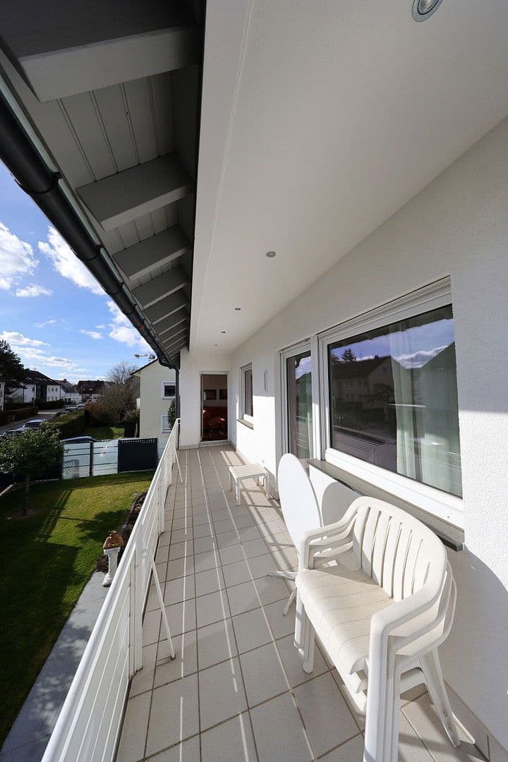 Prenájom bytu 4-izbový 110 m², Leinfelden-Echterdingen, Bádensko-Wurttembersko Prenájom bytu 4-izbový 110 m², Leinfelden-Echterdingen, Bádensko-Wurttembersko