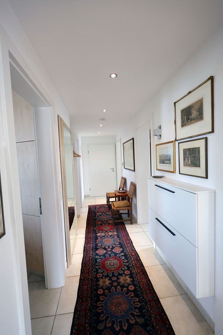 Prenájom bytu 4-izbový 110 m², Leinfelden-Echterdingen, Bádensko-Wurttembersko Prenájom bytu 4-izbový 110 m², Leinfelden-Echterdingen, Bádensko-Wurttembersko