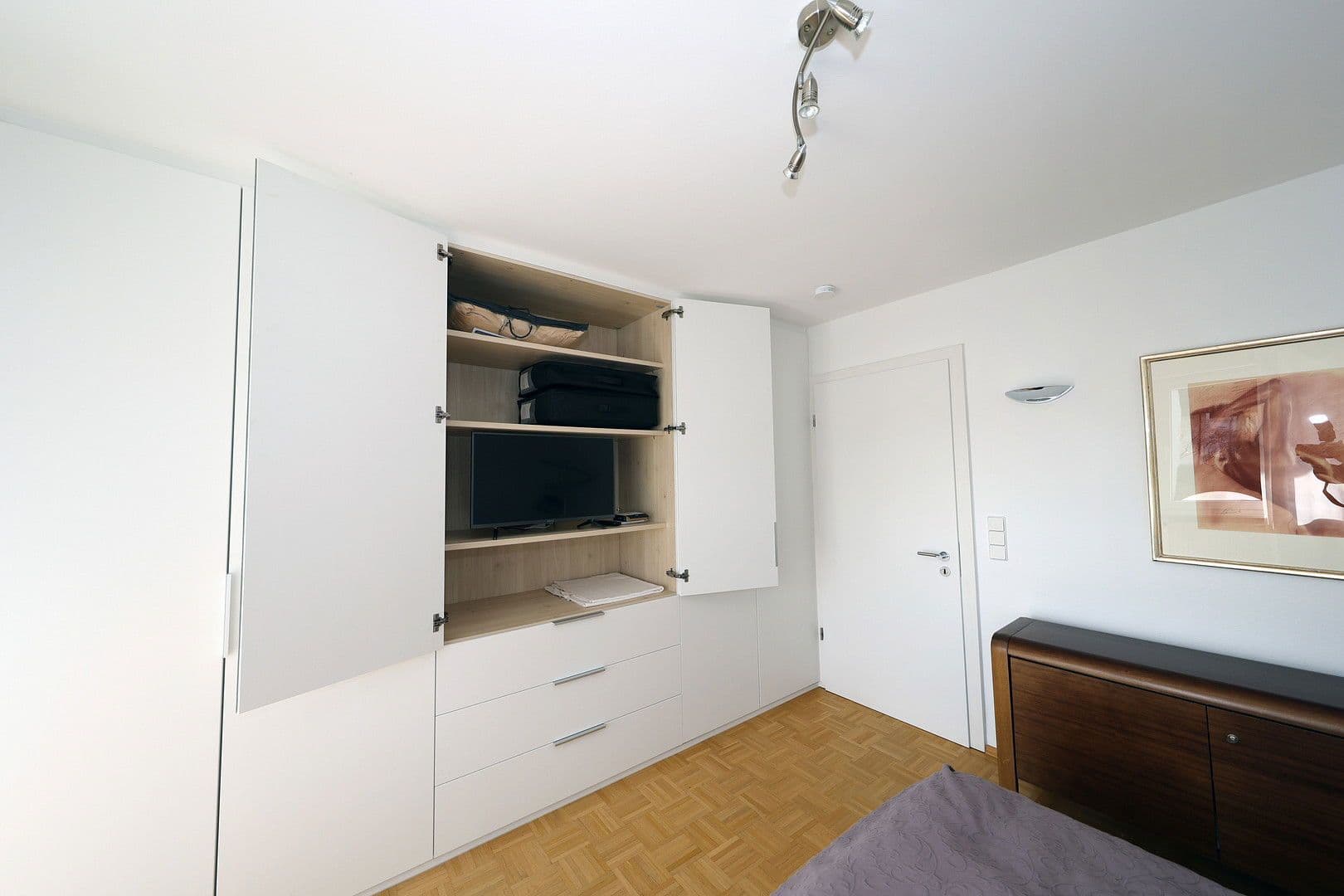 Prenájom bytu 4-izbový 110 m², Leinfelden-Echterdingen, Bádensko-Wurttembersko Prenájom bytu 4-izbový 110 m², Leinfelden-Echterdingen, Bádensko-Wurttembersko