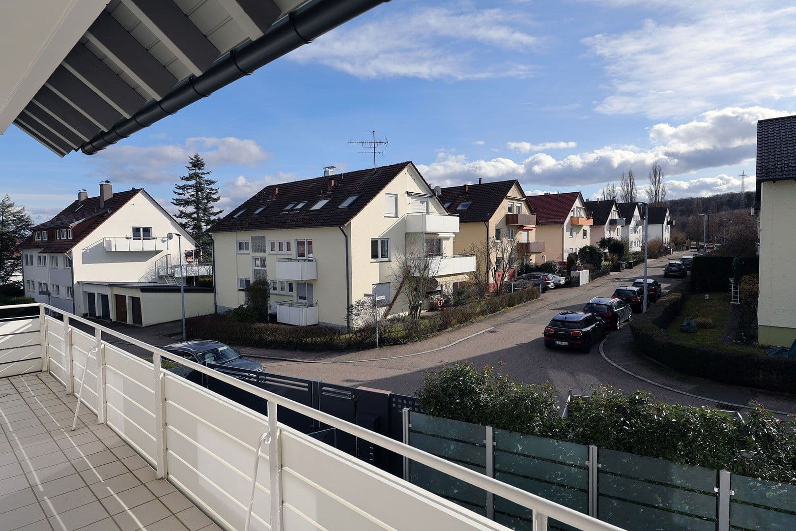 Prenájom bytu 4-izbový 110 m², Leinfelden-Echterdingen, Bádensko-Wurttembersko Prenájom bytu 4-izbový 110 m², Leinfelden-Echterdingen, Bádensko-Wurttembersko