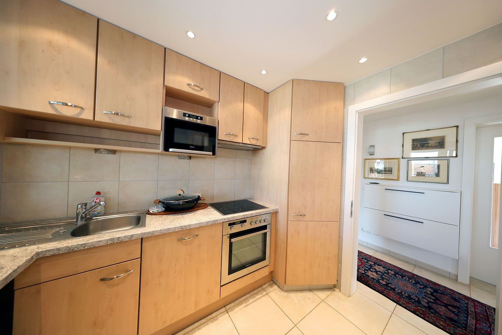 Prenájom bytu 4-izbový 110 m², Leinfelden-Echterdingen, Bádensko-Wurttembersko Prenájom bytu 4-izbový 110 m², Leinfelden-Echterdingen, Bádensko-Wurttembersko