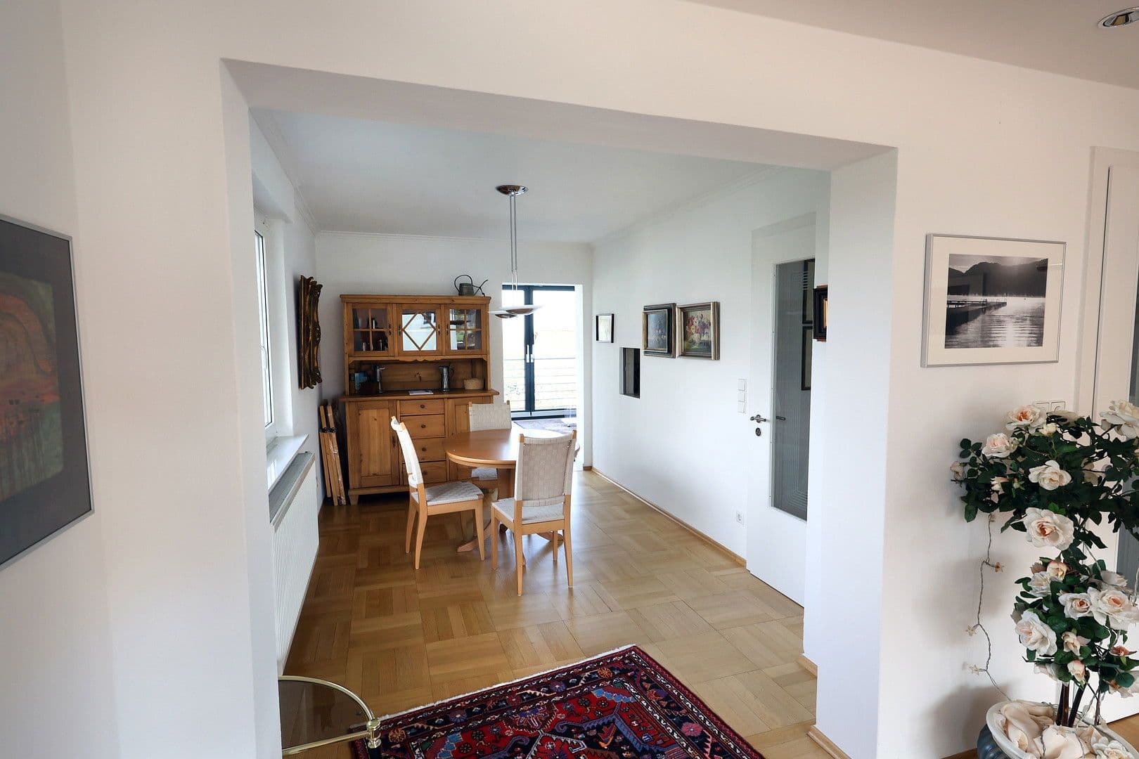 Prenájom bytu 4-izbový 110 m², Leinfelden-Echterdingen, Bádensko-Wurttembersko Prenájom bytu 4-izbový 110 m², Leinfelden-Echterdingen, Bádensko-Wurttembersko