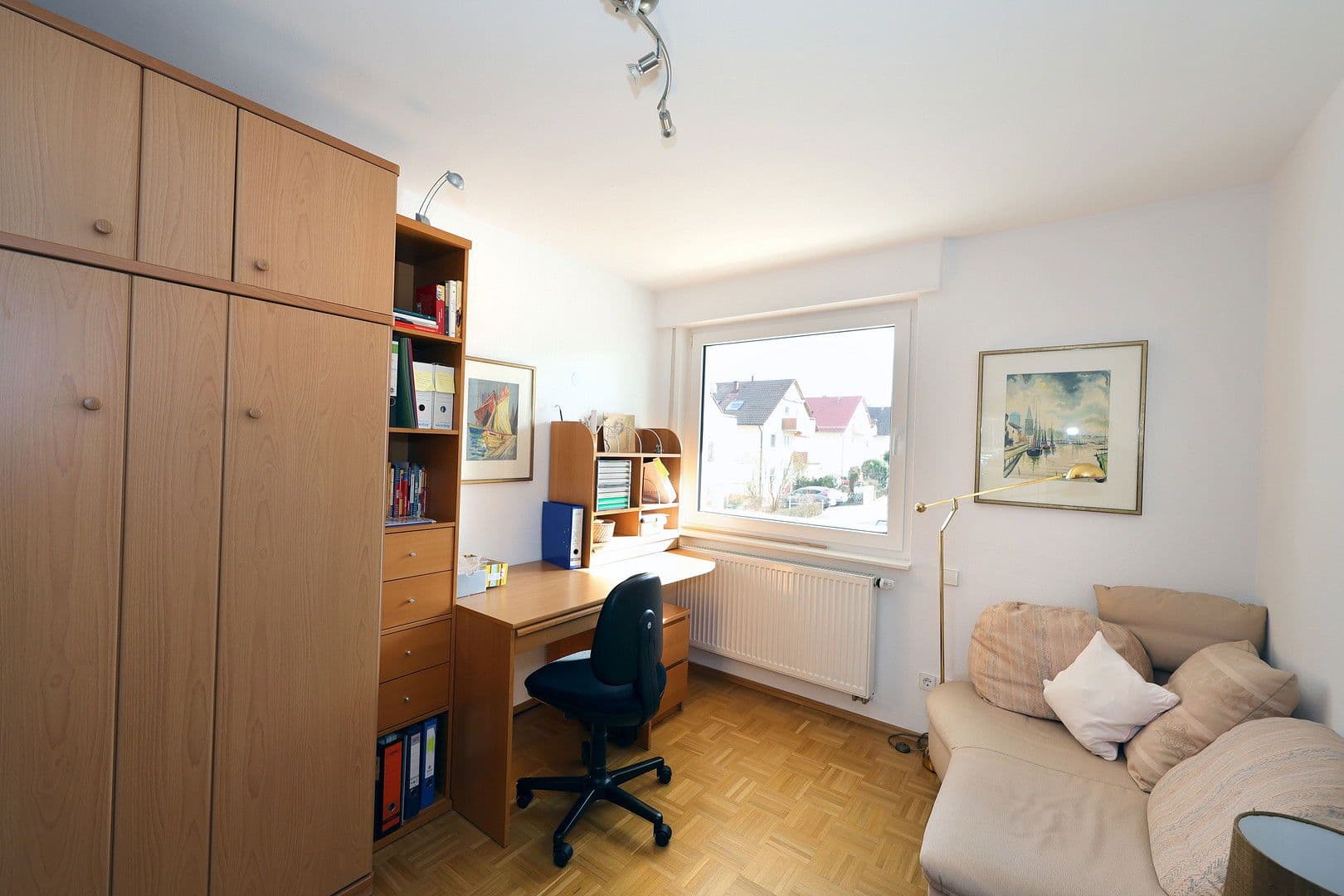 Prenájom bytu 4-izbový 110 m², Leinfelden-Echterdingen, Bádensko-Wurttembersko Prenájom bytu 4-izbový 110 m², Leinfelden-Echterdingen, Bádensko-Wurttembersko