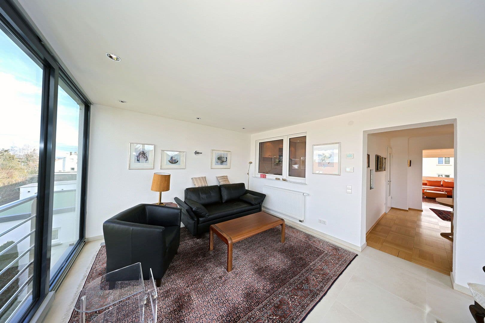 Prenájom bytu 4-izbový 110 m², Leinfelden-Echterdingen, Bádensko-Wurttembersko Prenájom bytu 4-izbový 110 m², Leinfelden-Echterdingen, Bádensko-Wurttembersko