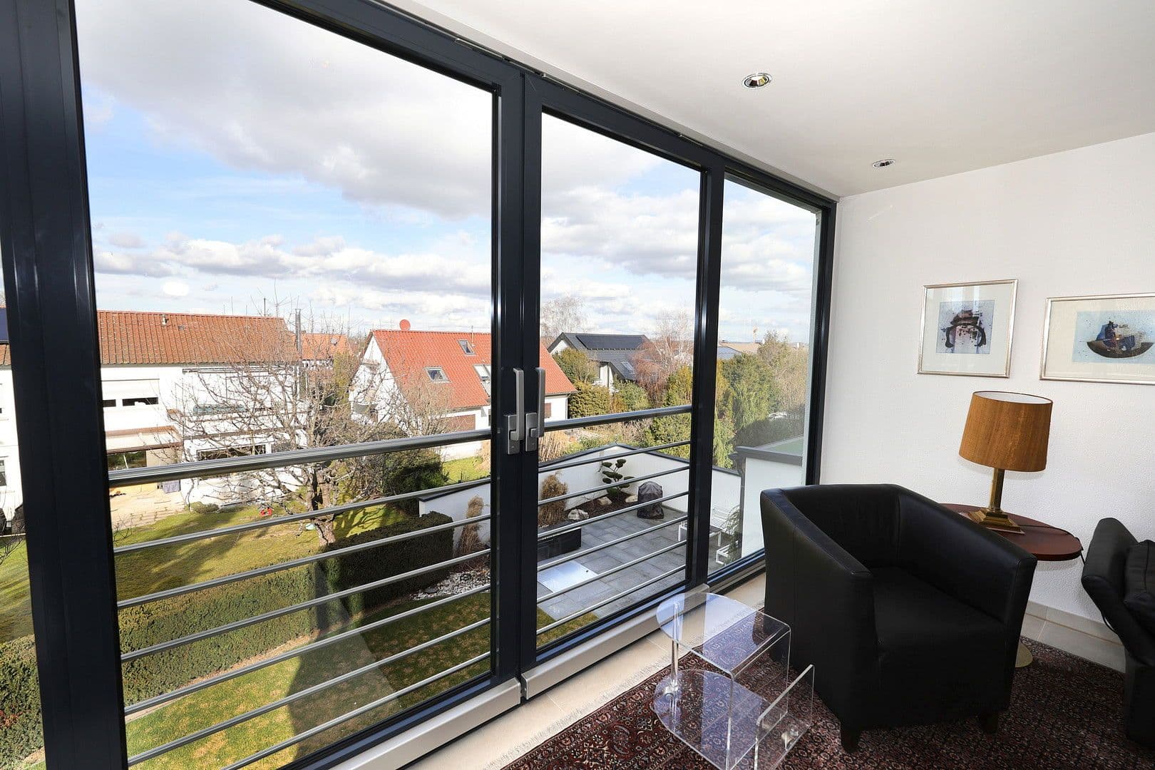 Prenájom bytu 4-izbový 110 m², Leinfelden-Echterdingen, Bádensko-Wurttembersko Prenájom bytu 4-izbový 110 m², Leinfelden-Echterdingen, Bádensko-Wurttembersko